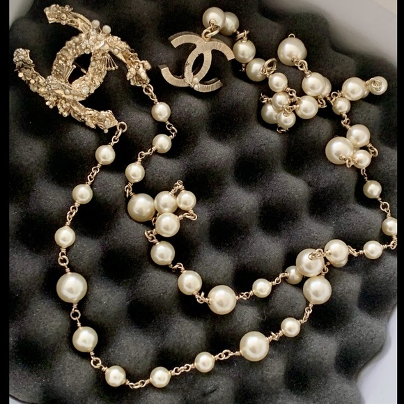 SOLD FOR $1500 CHANEL 11A Pear Necklace - Picture 3 of 8
